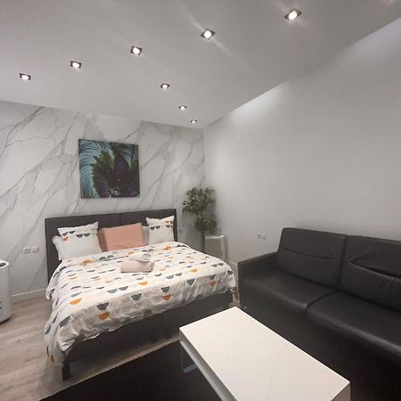 Cosy Studio Champs-Elysees - Hala Париж Екстериор снимка